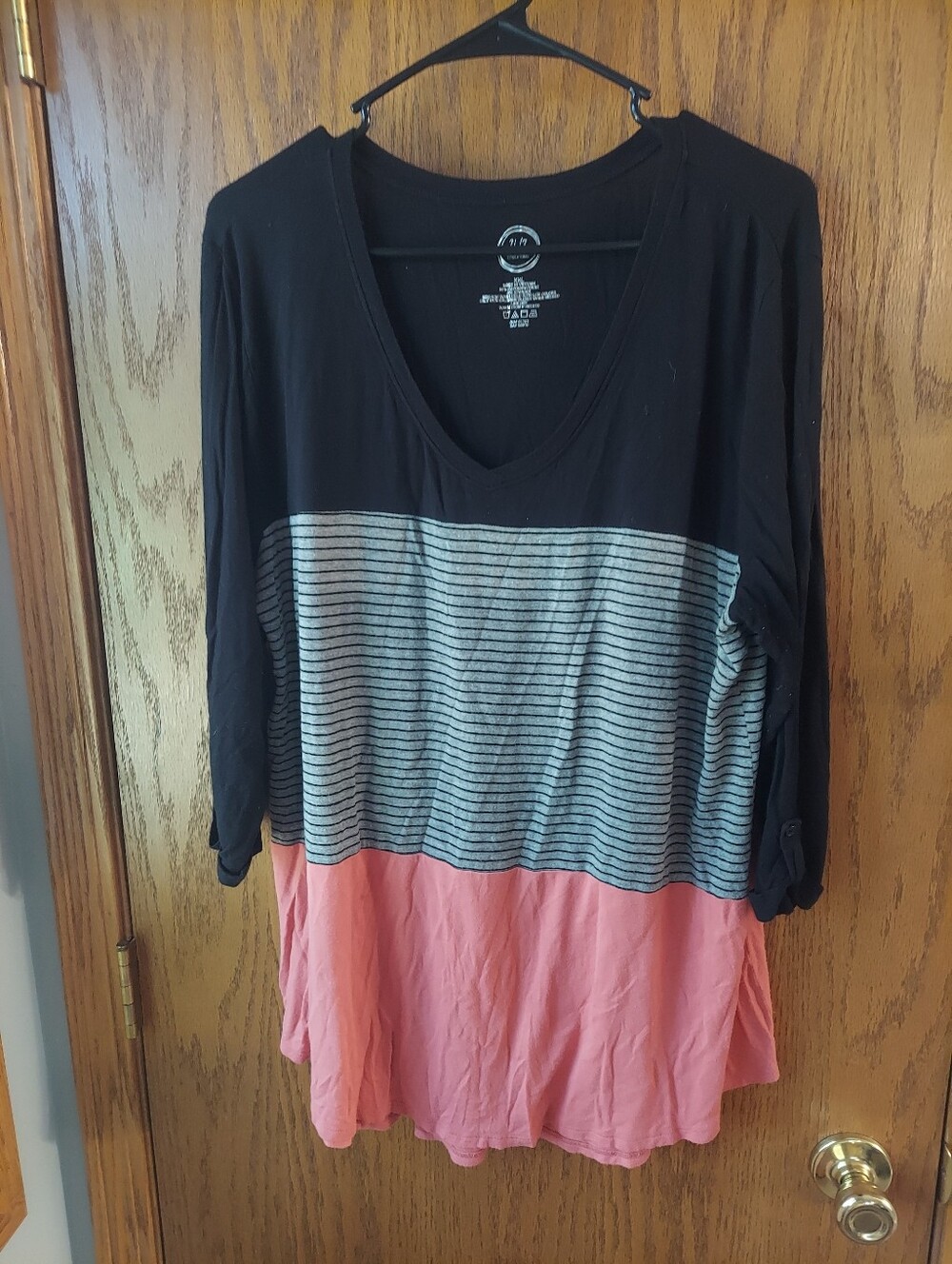 Maurices 24/7 Women's XXL Colorblock Stripe Roll Sleeve V-Neck Top Black Pink